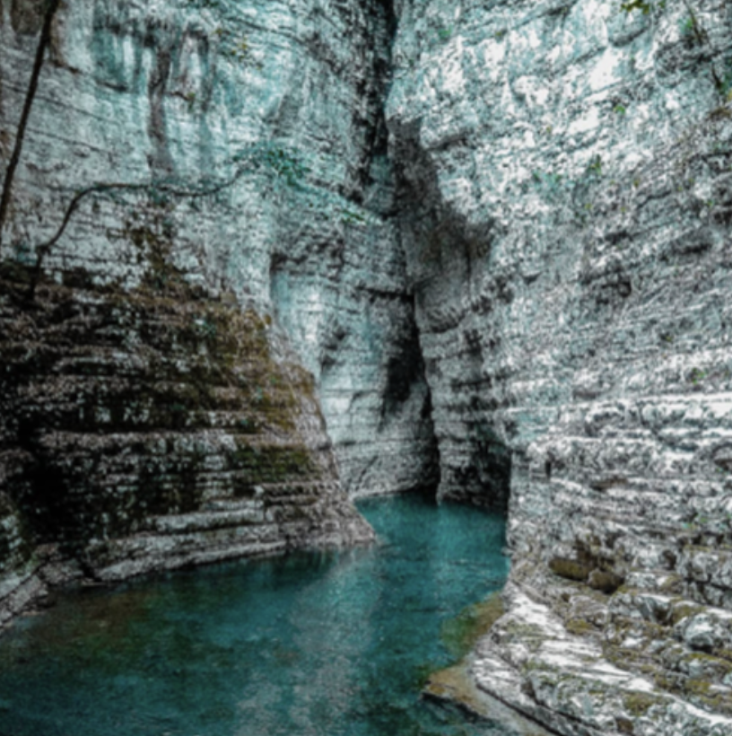 Peshtura Waterfall & Nivica Canyons - Thumbnail 2
